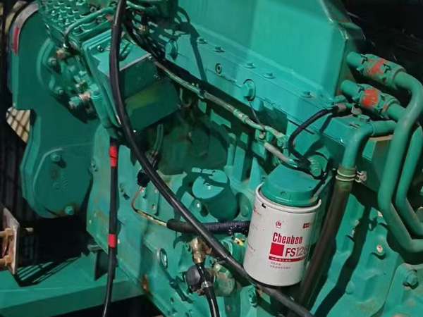 昌洒镇如何确定新的发电机组控制系统是否与原系统兼容？