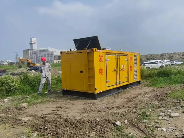 昌洒镇200KW柴油发电机机组每小时的油耗量受哪些因素影响？