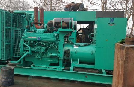 昌洒镇发电机组如何判断水冷式机油散热器内部是否需要清洗？